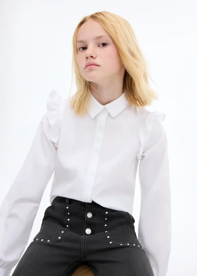 Džíny rovného střihu s cvočky