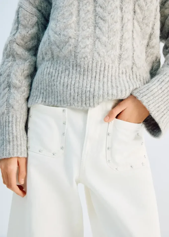 Džíny s cvočky ve tvaru hvězdy Džíny s cvočky ve tvaru hvězdy