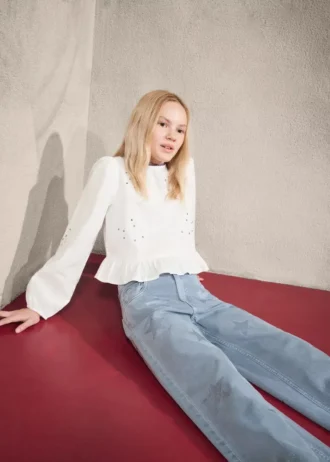 Džíny s detaily v podobě třpytivých hvězd