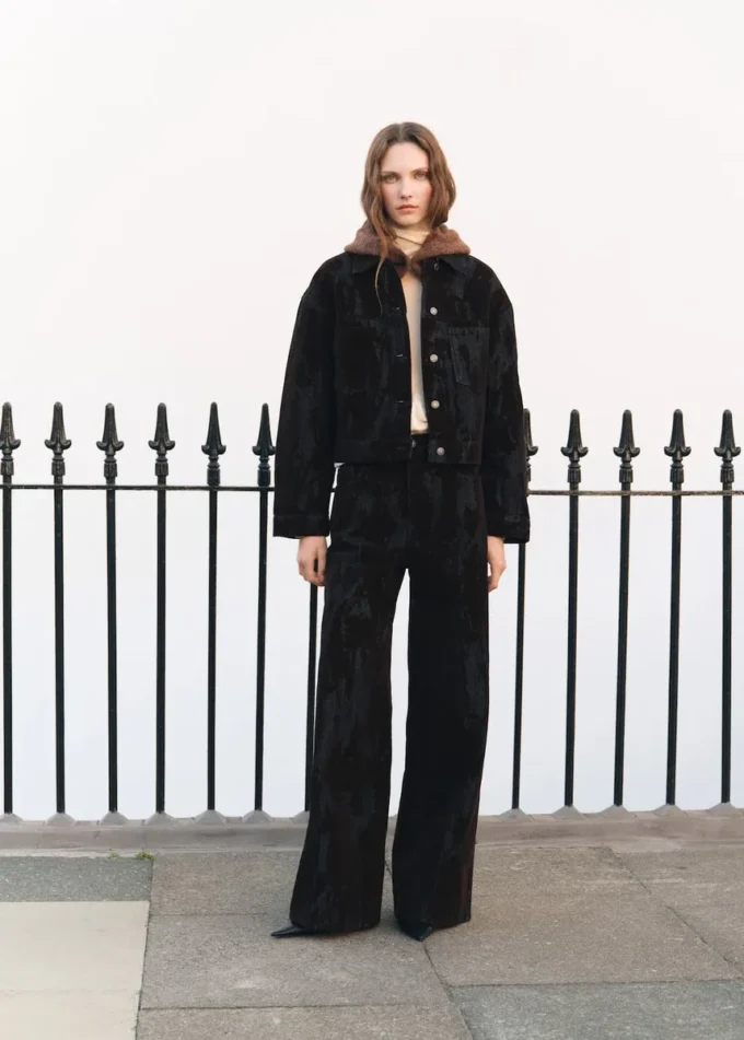 Džíny s širokými nohavicemi a devoré efektem