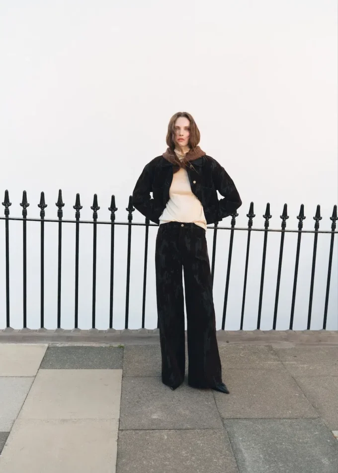 Džíny s širokými nohavicemi a devoré efektem