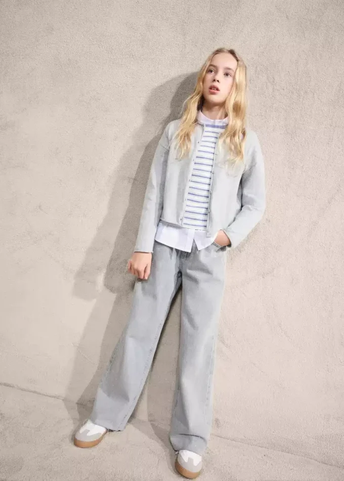 Džíny s širokými nohavicemi a kamínky Džíny s širokými nohavicemi a kamínky