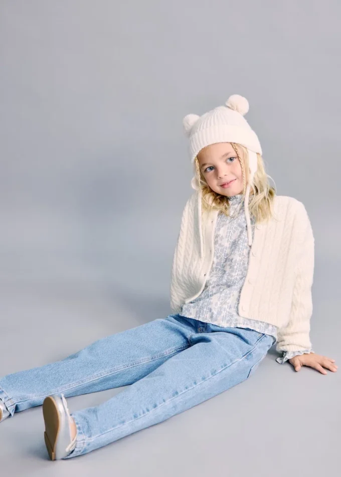 Džíny s knoflíky a papírovými kapsami Džíny s knoflíky a papírovými kapsami