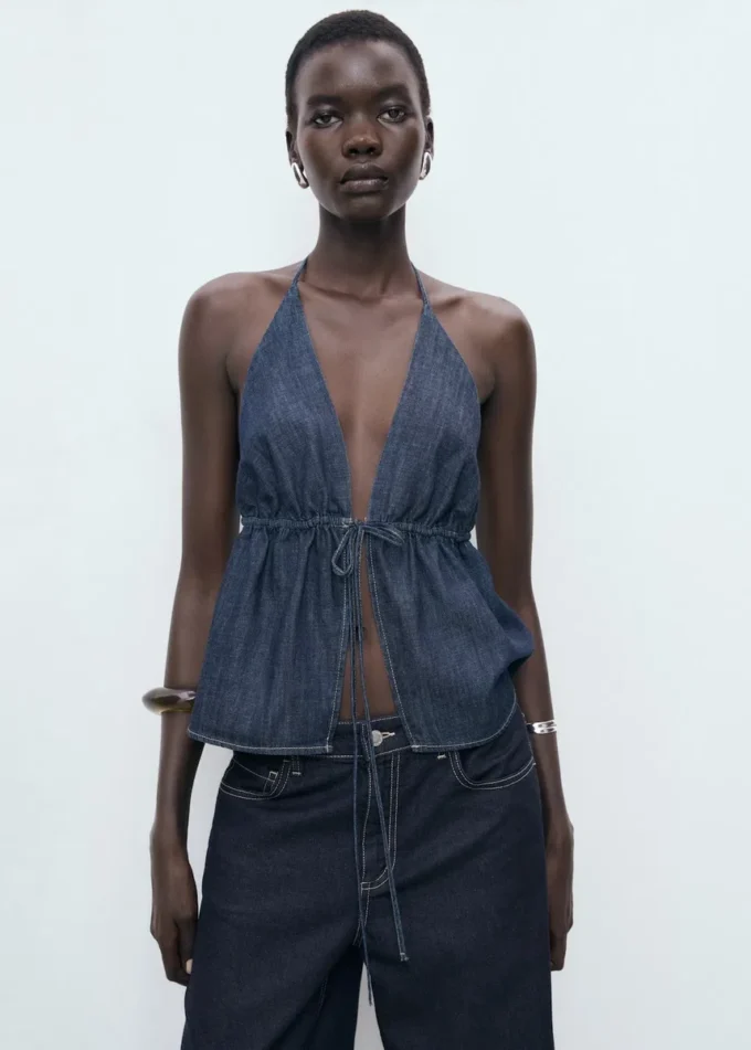 Džíny s nízkým pasem a širokými nohavicemi Džíny s nízkým pasem a širokými nohavicemi