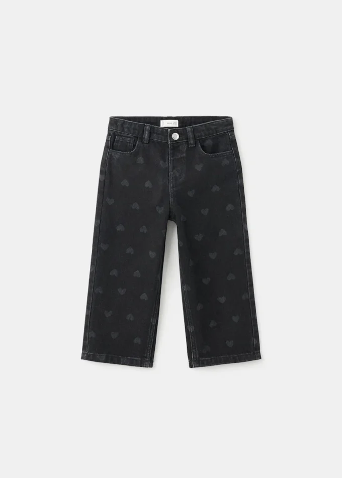 Džíny s rovnými nohavicemi a srdíčky Džíny s rovnými nohavicemi a srdíčky