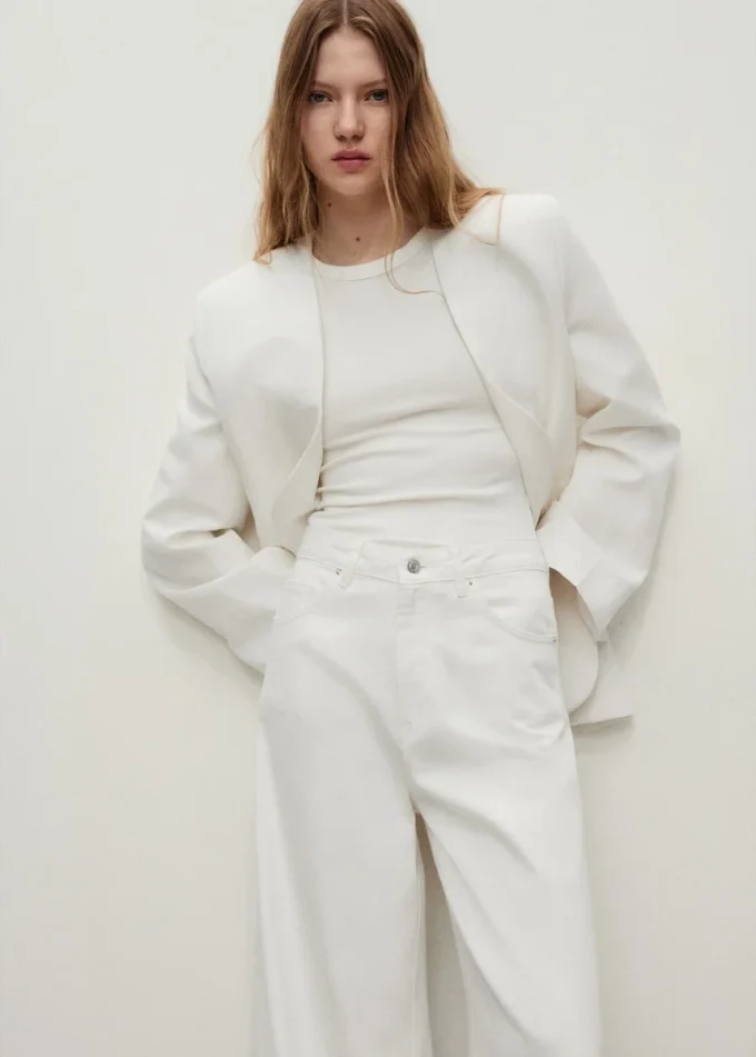 Džíny s vysokým pasem a širokými nohavicemi Džíny s vysokým pasem a širokými nohavicemi