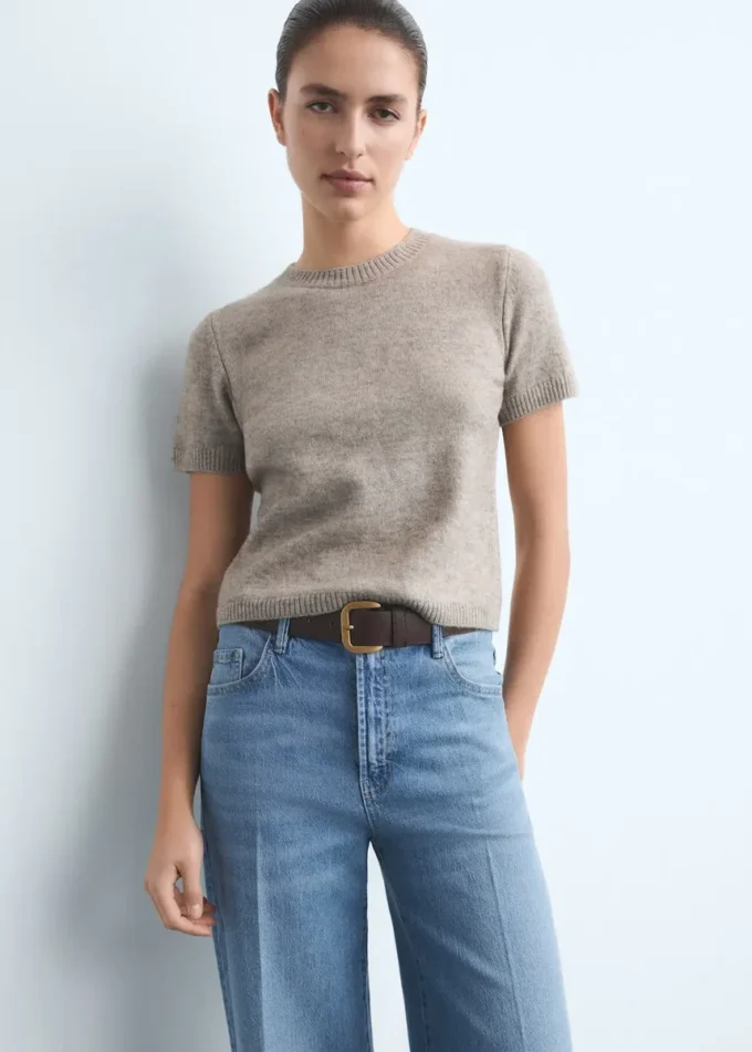 Džíny s vysokým pasem a širokými nohavicemi Džíny s vysokým pasem a širokými nohavicemi