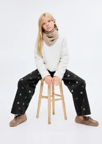 Džíny s vyšívaným srdcem