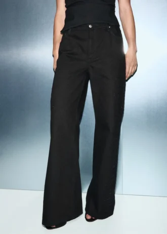 Džíny se širokými nohavicemi a kamínky