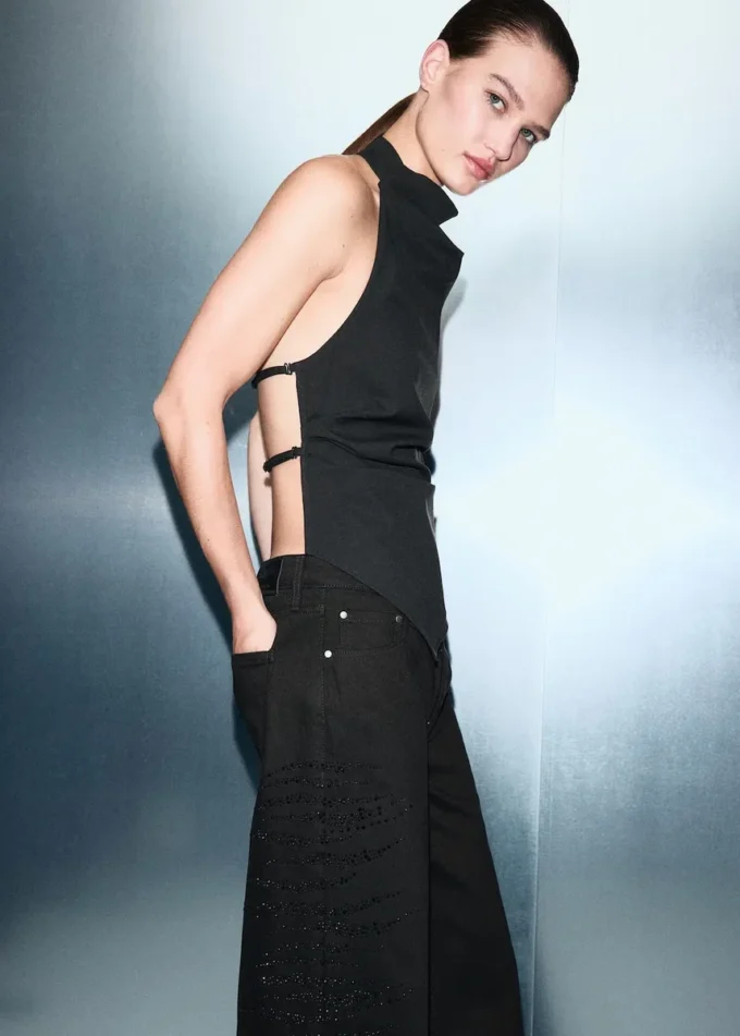 Džíny se širokými nohavicemi a kamínky Džíny se širokými nohavicemi a kamínky