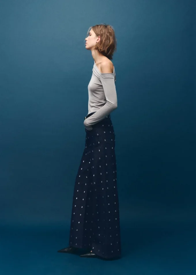 Džíny se širokými nohavicemi a krystaly Džíny se širokými nohavicemi a krystaly