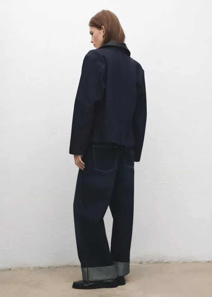 Džíny se širokými nohavicemi a ohrnutým lemem Džíny se širokými nohavicemi a ohrnutým lemem