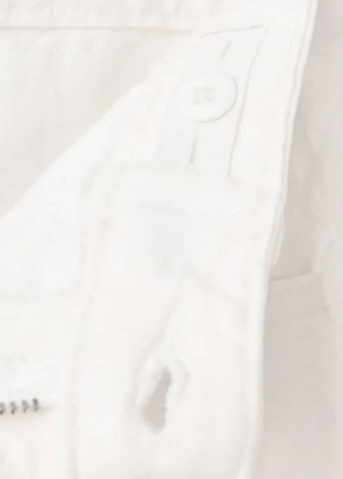 Džíny se širokými nohavicemi a ozdobným prošíváním Džíny se širokými nohavicemi a ozdobným prošíváním