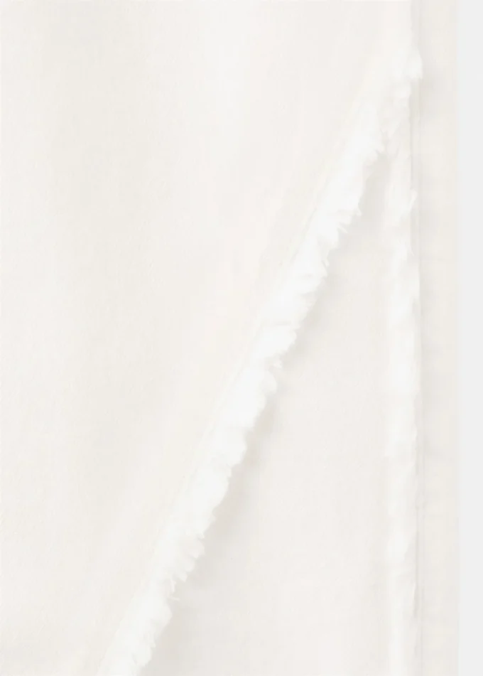 Džíny se širokými nohavicemi a ozdobným prošíváním Džíny se širokými nohavicemi a ozdobným prošíváním