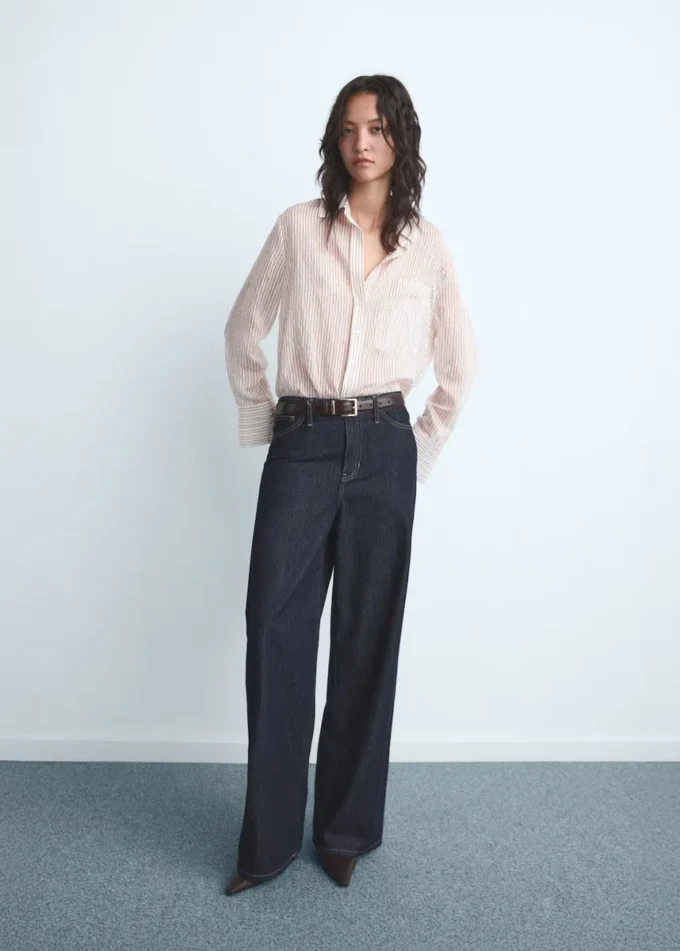 Džíny se širokými nohavicemi a středním pasem Džíny se širokými nohavicemi a středním pasem