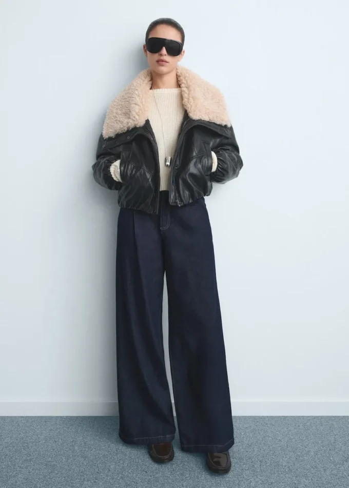 Džíny se širokými nohavicemi a záhyby Džíny se širokými nohavicemi a záhyby