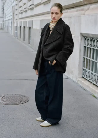 Džíny se středně vysokým pasem a barveným efektem