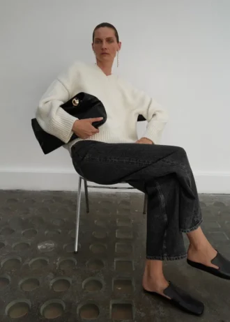 Džíny se středně vysokým pasem a rovným střihem