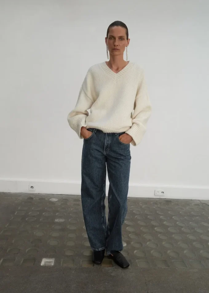 Džíny se středně vysokým pasem a rovným střihem Džíny se středně vysokým pasem a rovným střihem