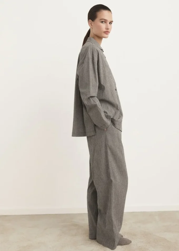 Dvoudílné bavlněné pyžamo s kostkovaným vzorem Dvoudílné bavlněné pyžamo s kostkovaným vzorem