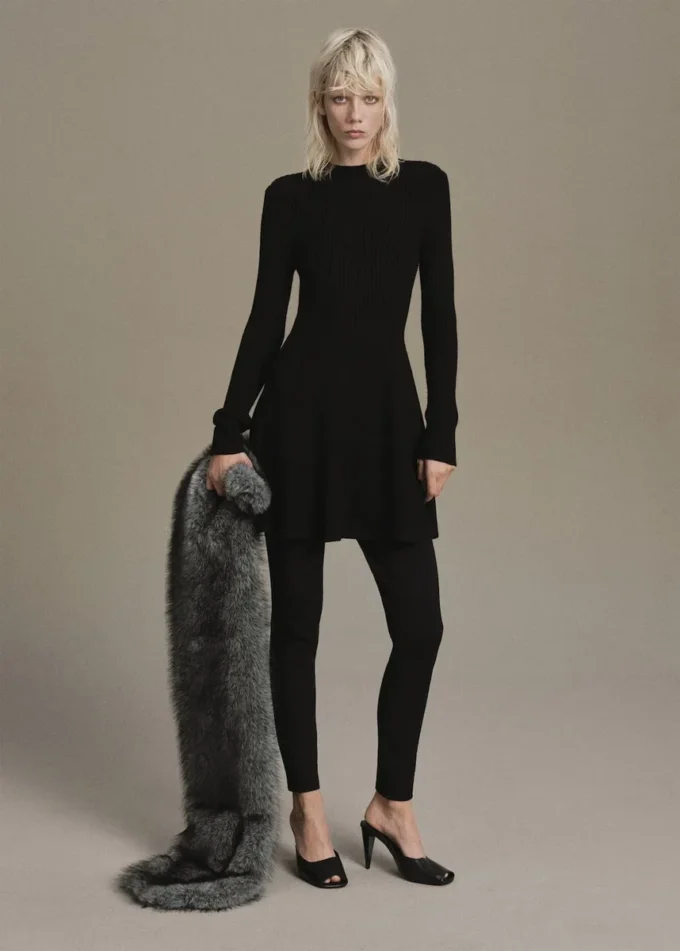 Žebrované pletené šaty ve tvaru písmene A Žebrované pletené šaty ve tvaru písmene A