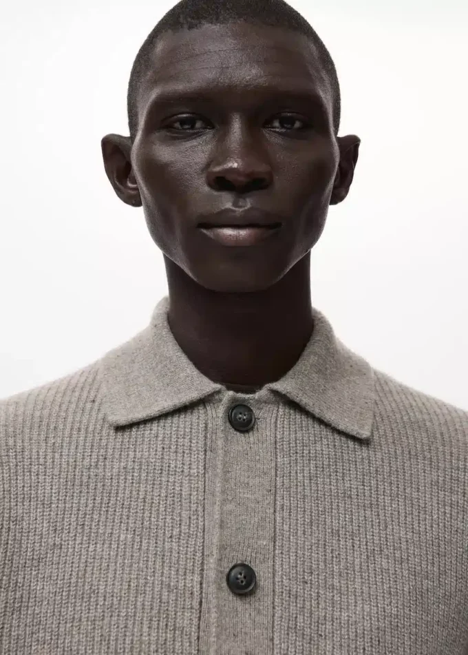 Žebrovaný pletený svetr Žebrovaný pletený svetr