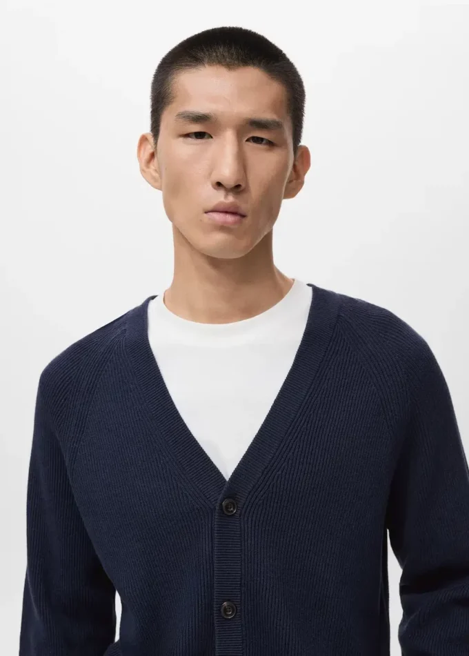 Žebrovaný pletený svetr s knoflíky Žebrovaný pletený svetr s knoflíky