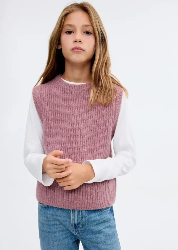 Žebrovaná pletená vesta Žebrovaná pletená vesta