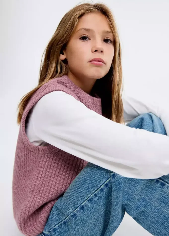 Žebrovaná pletená vesta Žebrovaná pletená vesta