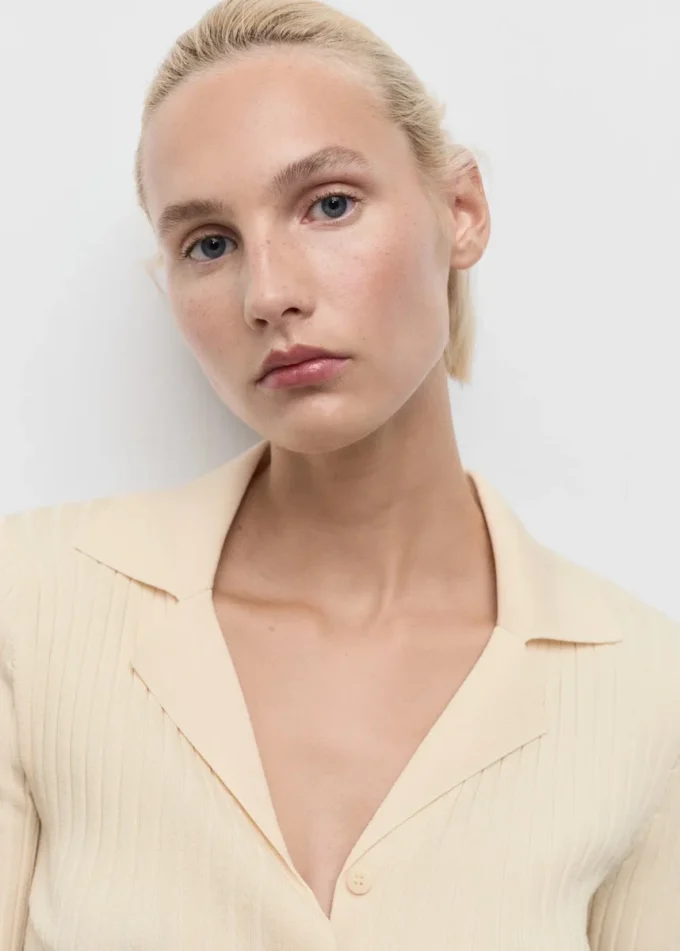 Žebrovaný svetr s klopami Žebrovaný svetr s klopami