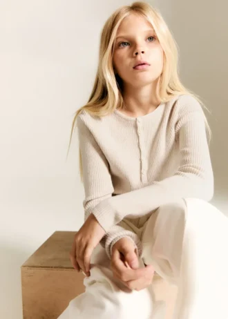 Žebrovaný svetr s knoflíky