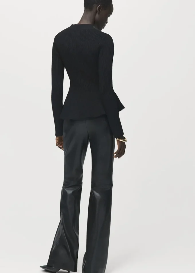 Žebrovaný svetr s peplumem Žebrovaný svetr s peplumem