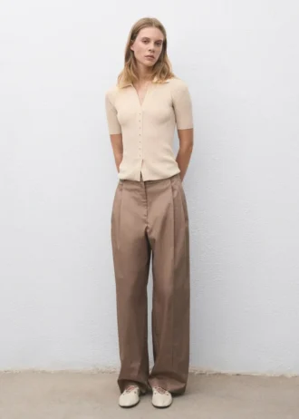 Žebrovaný svetr s rolákem