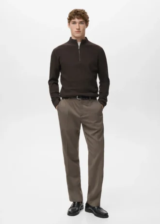 Žebrovaný svetr se zipem u krku