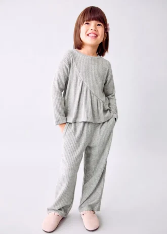 Žebrovaný top s volánky