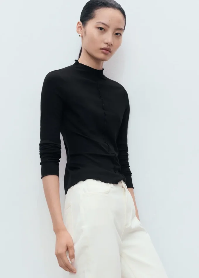 Žebrované tričko s vroubkovaným lemem