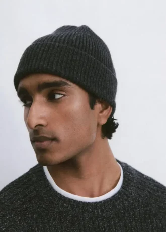 Žebrovaná vlněná čepice