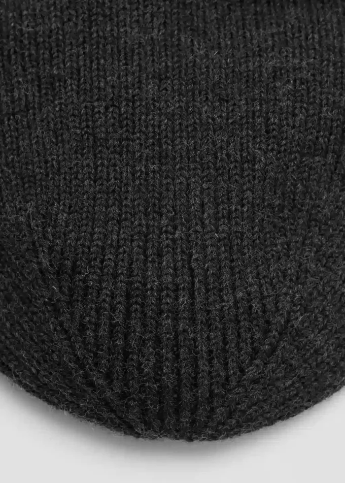 Žebrovaná vlněná čepice