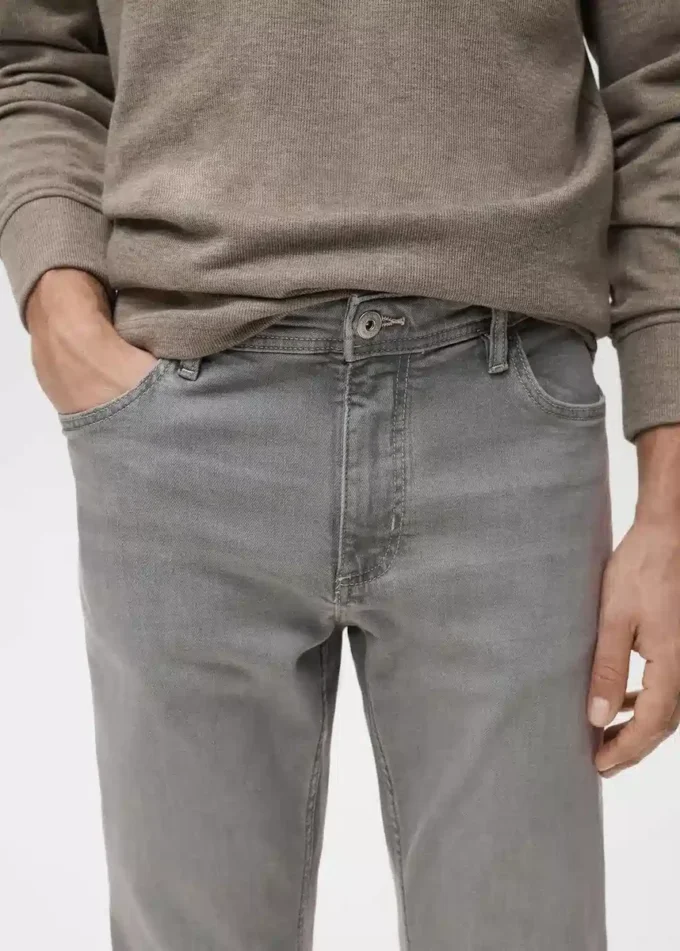 Šedé džíny Jan se slim fit střihem Šedé džíny Jan se slim fit střihem