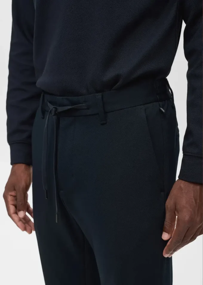 Elastické kalhoty slim fit se stahovací šňůrkou Elastické kalhoty slim fit se stahovací šňůrkou