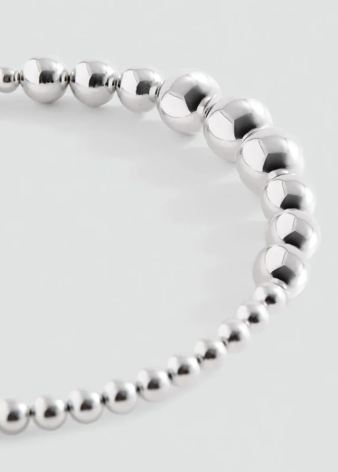 Čelenka s korálkovou aplikací Čelenka s korálkovou aplikací