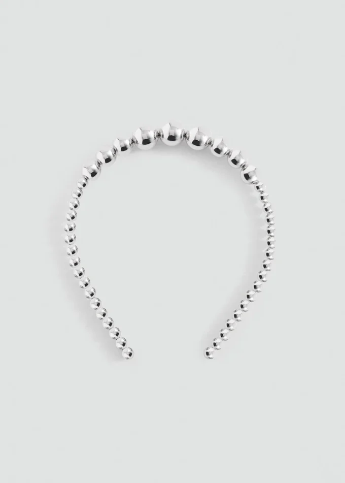 Čelenka s korálkovou aplikací Čelenka s korálkovou aplikací