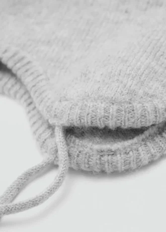 Čepice s bambulí a žakárovým vzorem Čepice s bambulí a žakárovým vzorem