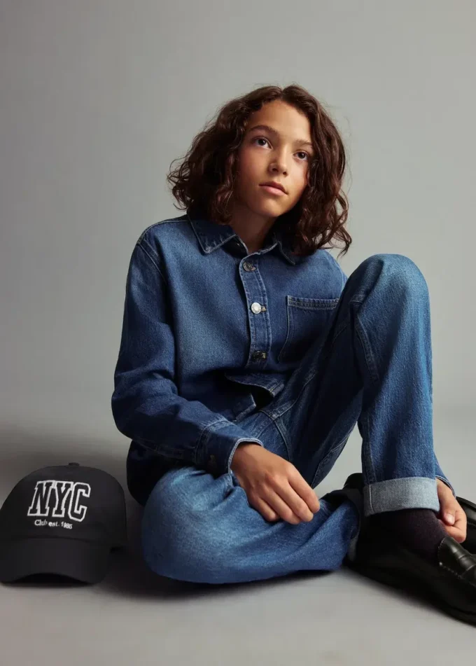 Čepice s vyšívaným písmenem Čepice s vyšívaným písmenem