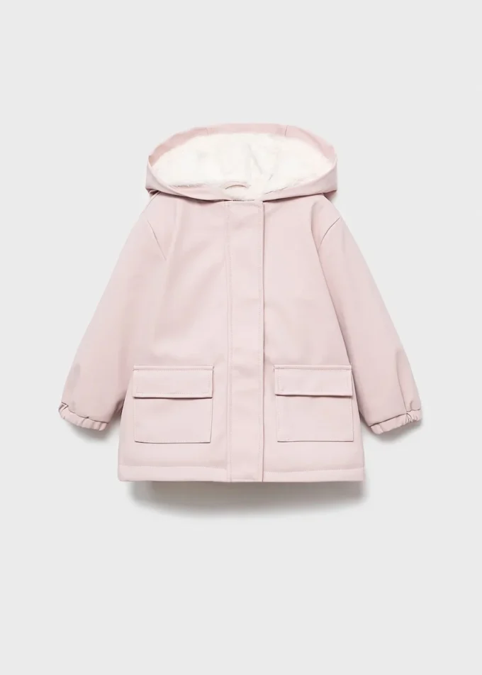Gumovaný kabát s podšívkou s kožešinovým efektem Gumovaný kabát s podšívkou s kožešinovým efektem