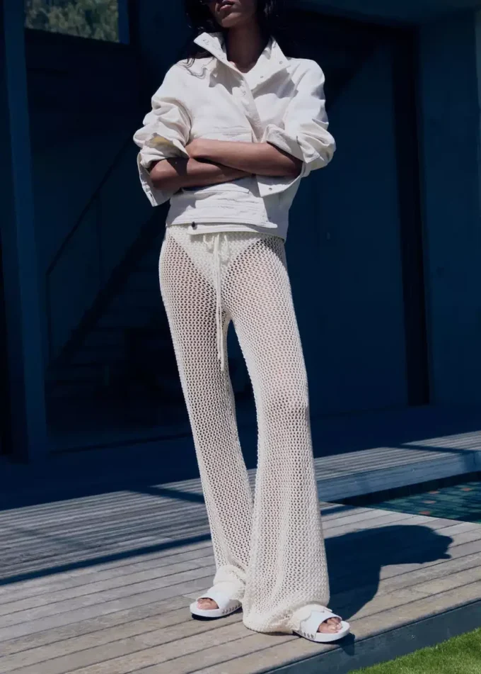 Háčkované rozšiřující se kalhoty Háčkované rozšiřující se kalhoty