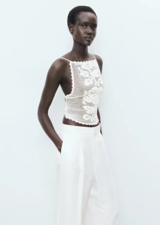 Háčkovaný top s otevřenými zády