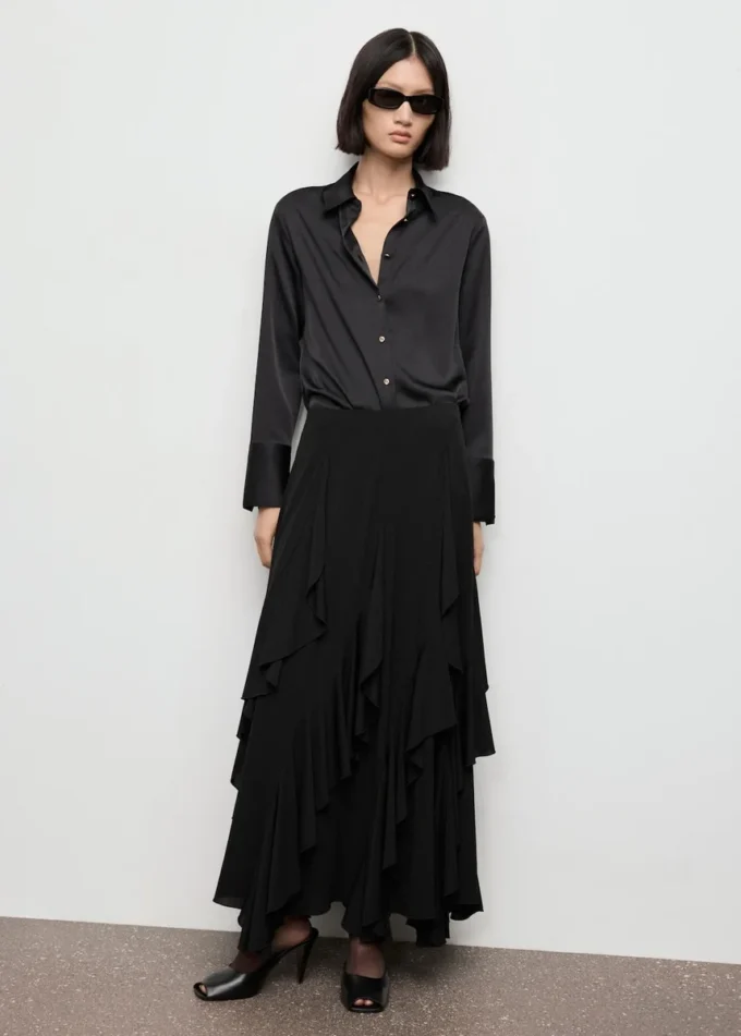 Hladká košile se saténovým povrchem Hladká košile se saténovým povrchem