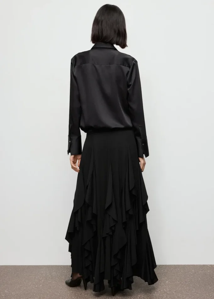 Hladká košile se saténovým povrchem Hladká košile se saténovým povrchem