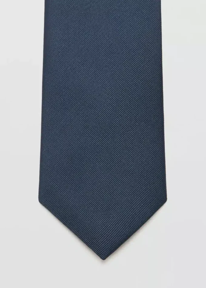 Hladká kravata s mikrostrukturou